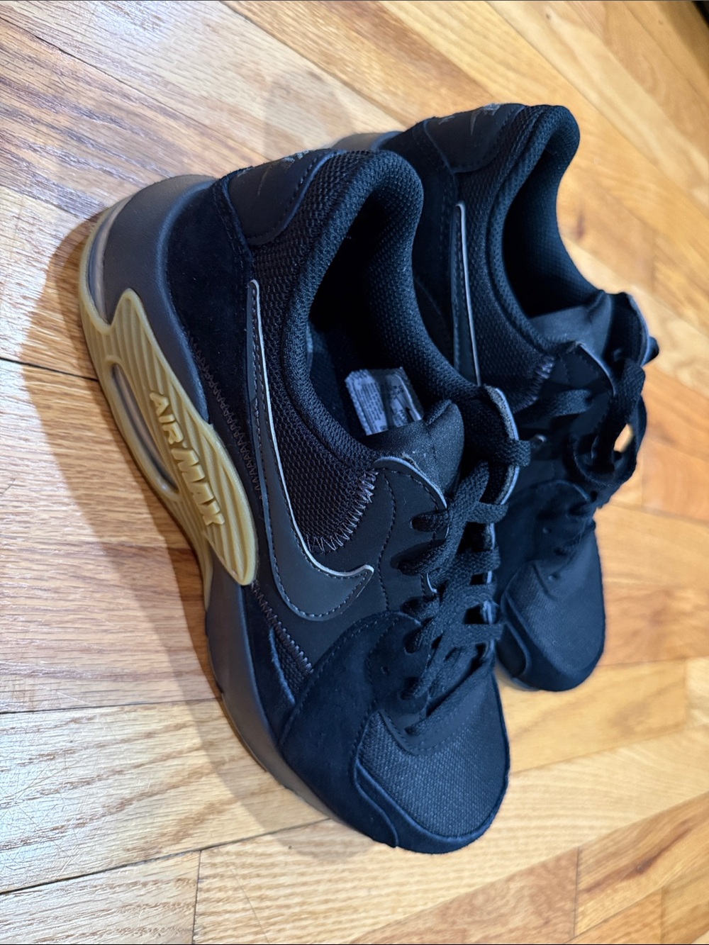 Men's Black Sneakers with Tan Midsole Accent - Nike